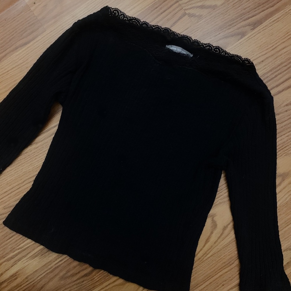 Urban Outfitter Quarter Sleeve Cropped Top